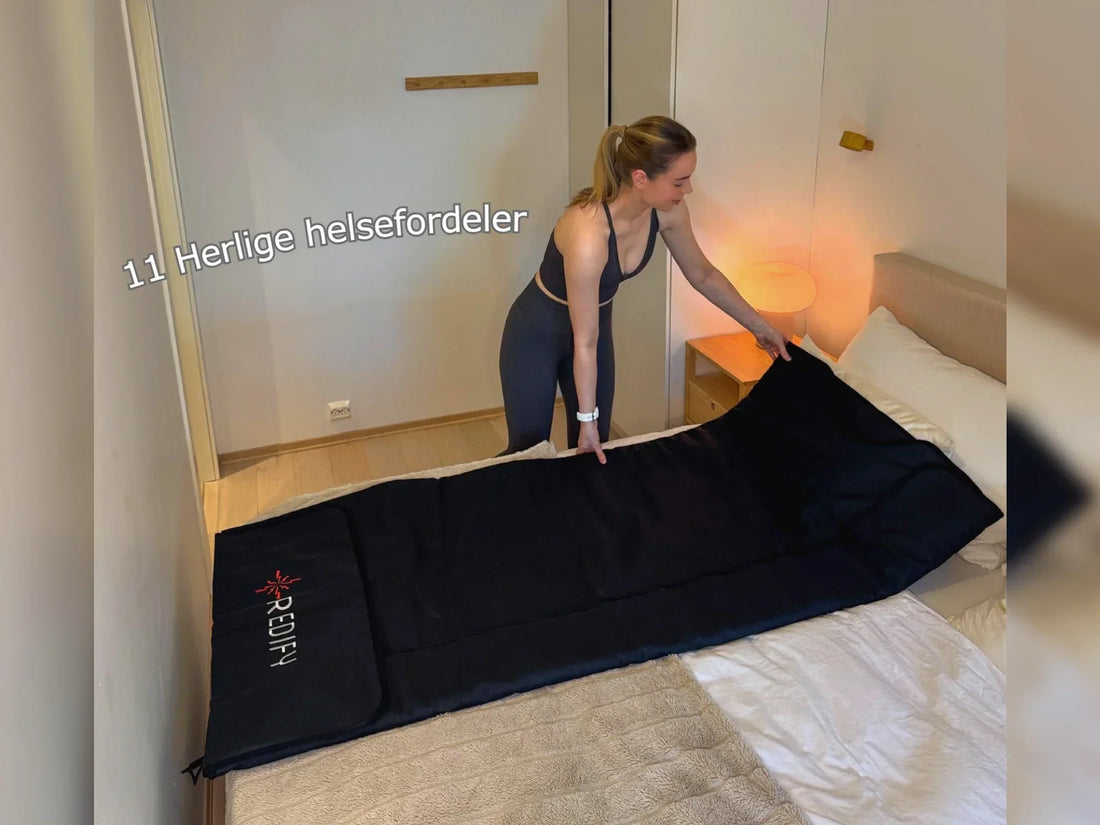 Dame ruller ut saunateppet